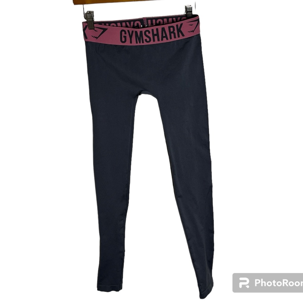 Gym shark leggings